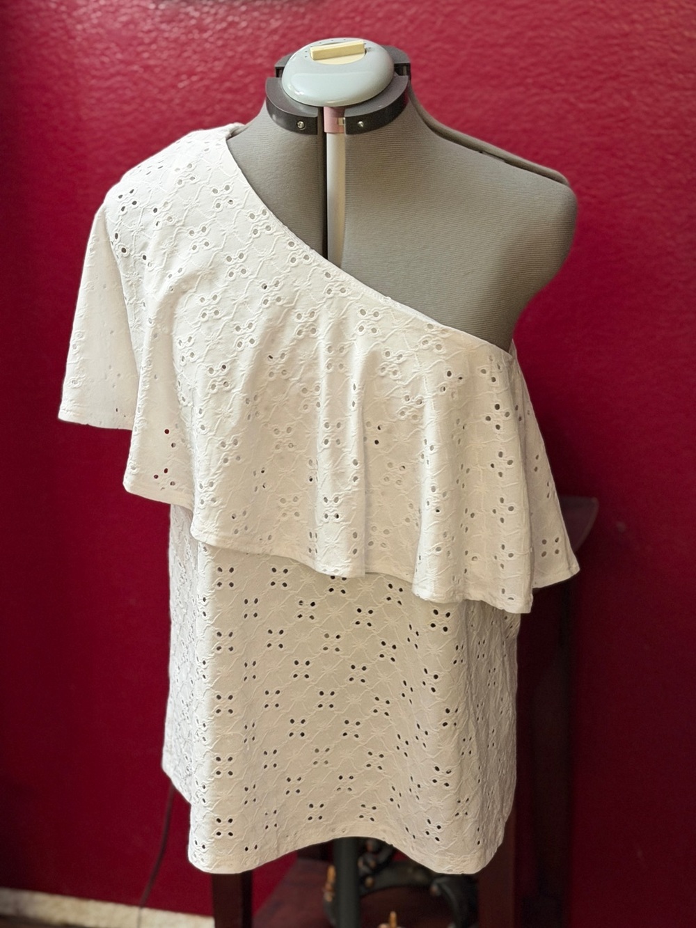 Torrid One-Shoulder White Eyelet Shirt Size 0 (Size 12 or Size L)